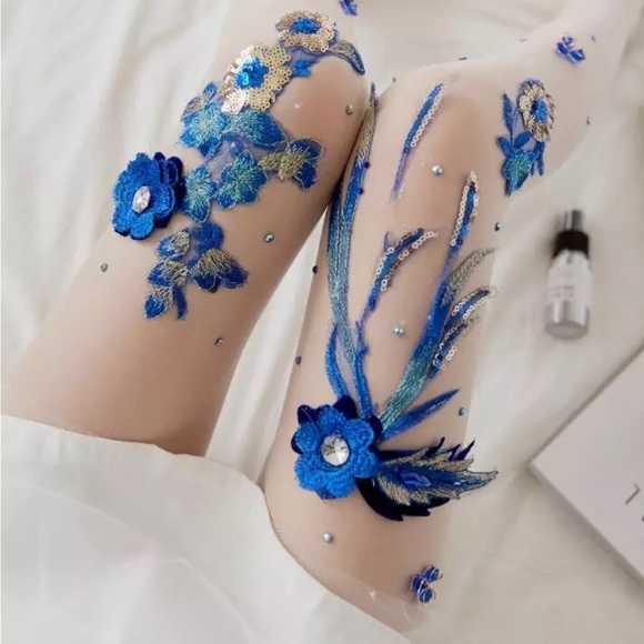 𝅺BLUE AND GOLD FLORAL EMBROIDERED PANTYHOSE WITH SEQUINS AND RHINESTONES - Picture 3 of 7